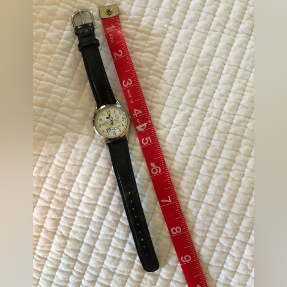 Mickey Mouse 75th Anniversary Watch - Picture 3 of 5